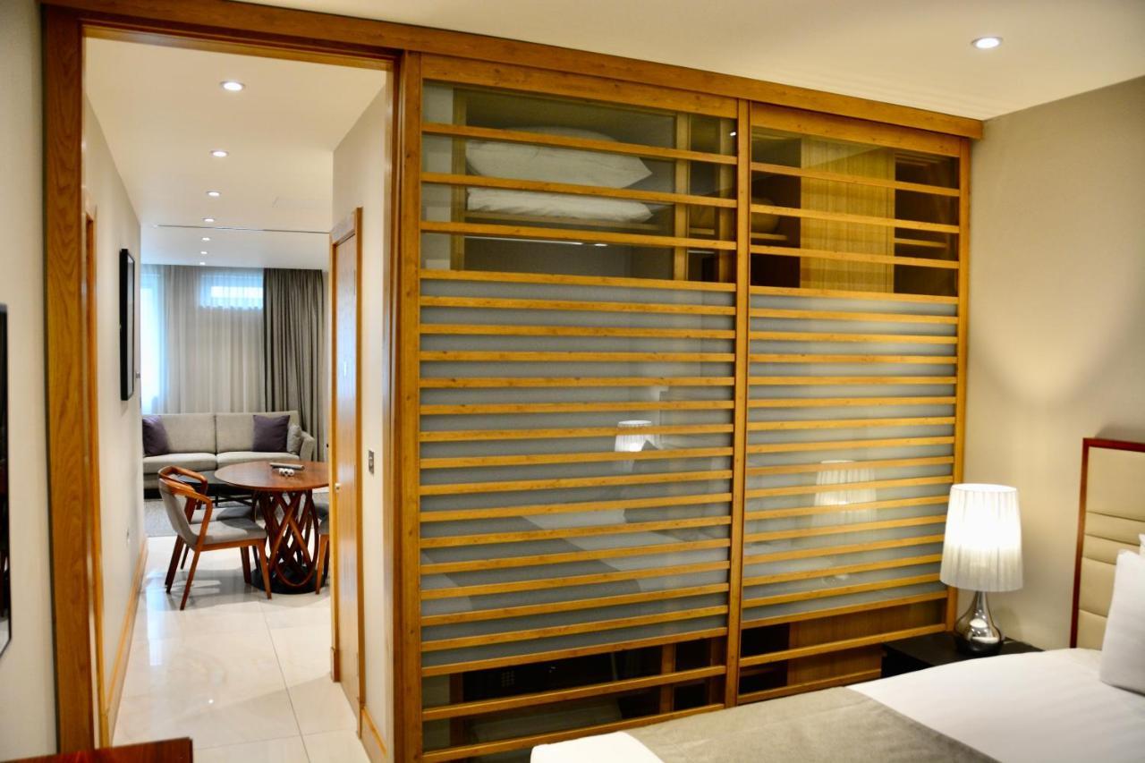 Sanctum Belsize Road * Londra